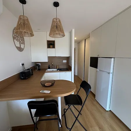 Tiny House De Romy, 4 Personnes, Pieds Dans L'eau אגדה