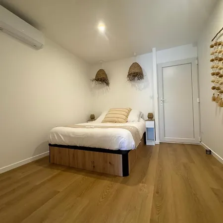 Tiny House De Romy, 4 Personnes, Pieds Dans L'eau אגדה